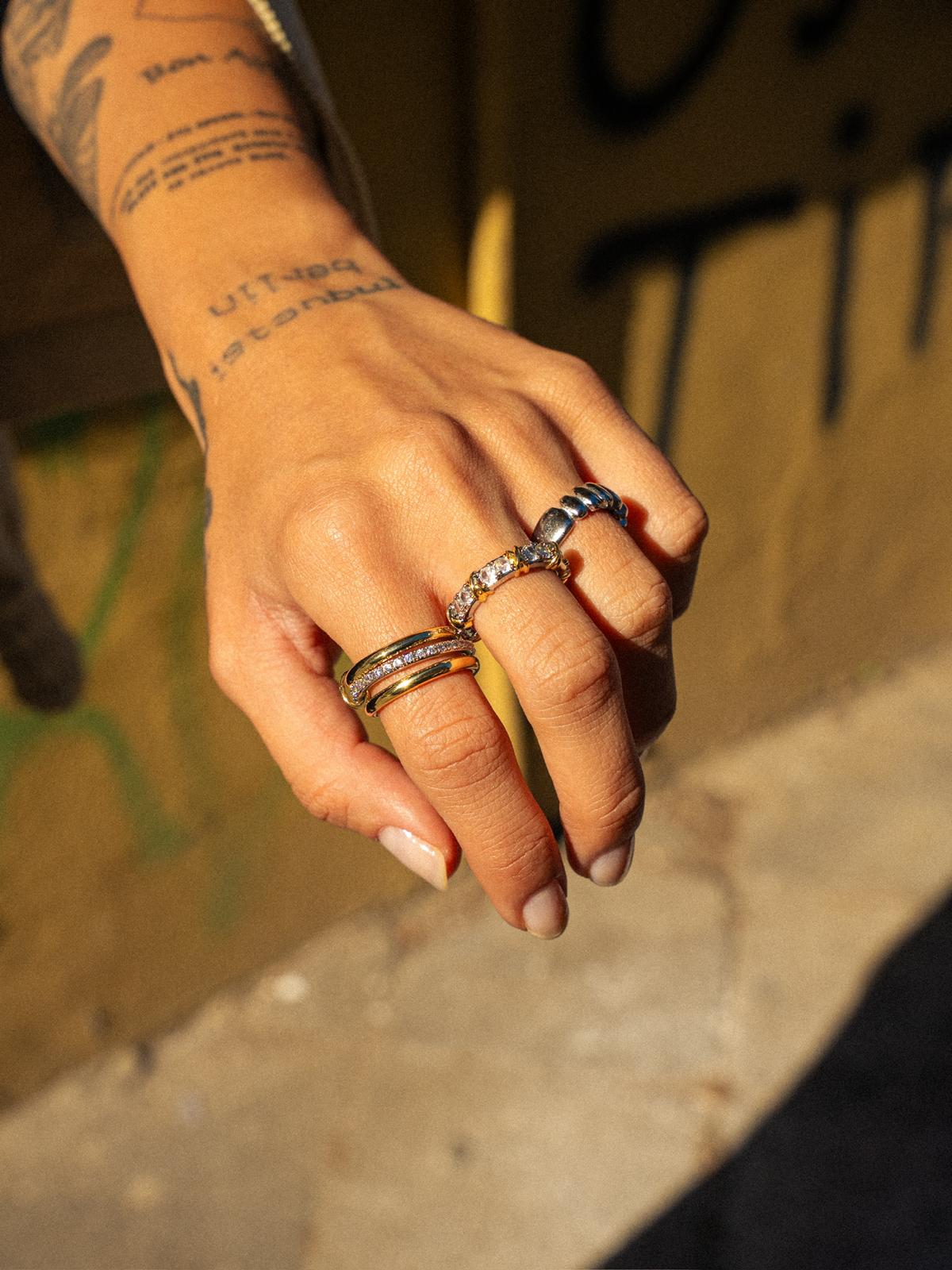 Günlük Kullanım İçin Minimalist Gümüş ve Altın Yüzükler